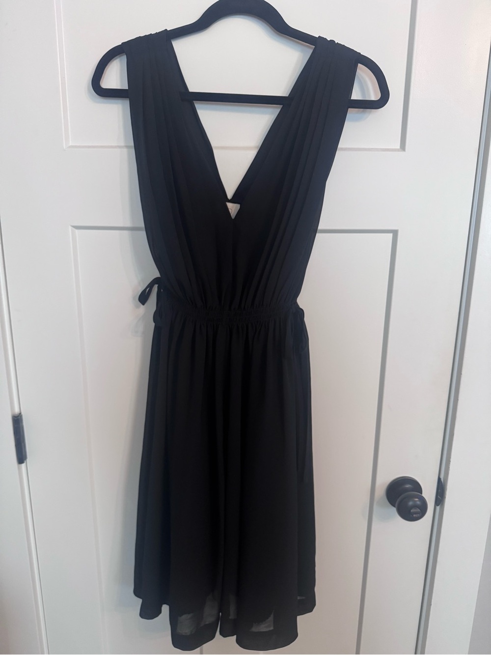 HD in Paris Black Plunging V-Neck Sleeveless Dress